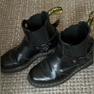 Dr.Martens Wincox smooth leather buckle boots